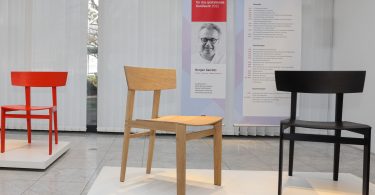 Stühle von Hergen Garrelts, Nieders. Staatspreisträger für das gestaltende Handwerk 2022, Foto: Fender